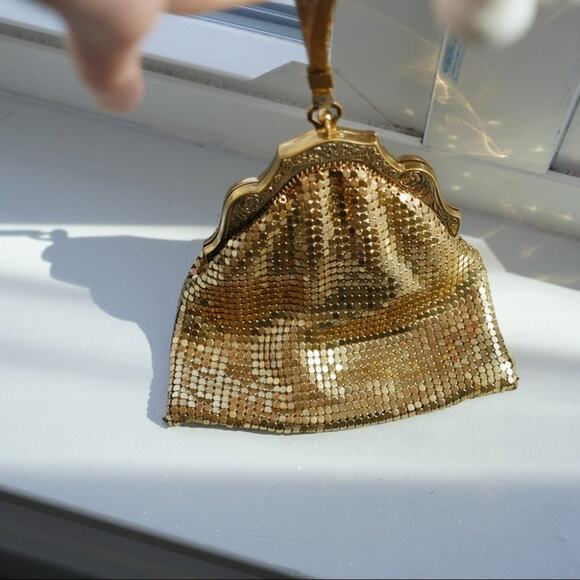 Whiting & Davis Gold Mesh Bag Antique 1950s Evening Bag Clutch Mini-Bag Petite - Picture 9 of 15